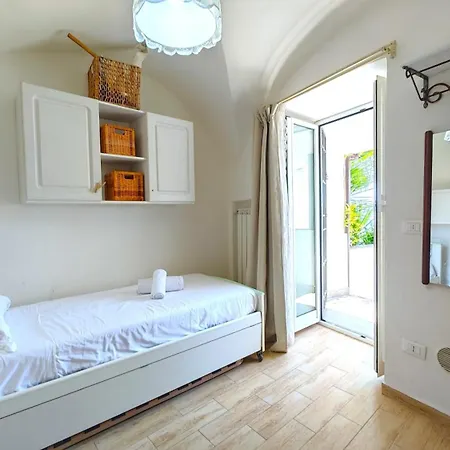 Hostdomus - La Casa Tra Ulivi E Storia